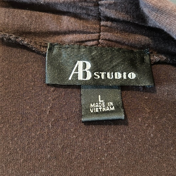 AB Studio Grey Beaded Scoop Neck with Connected Brown 3/4 Ruched Sleeve Cardigan - Picture 6 of 6